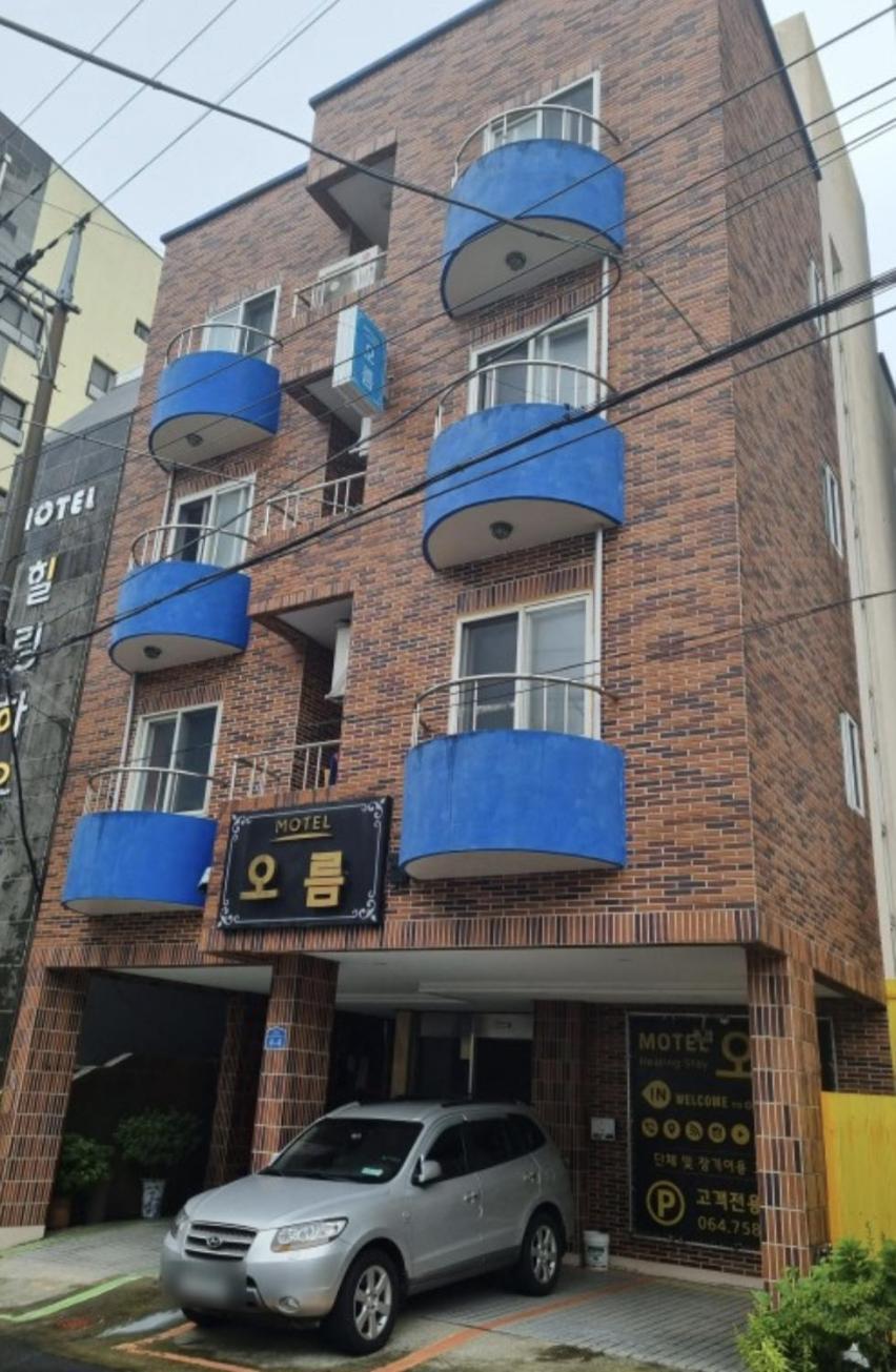Oreum Motel Jeju Exterior photo